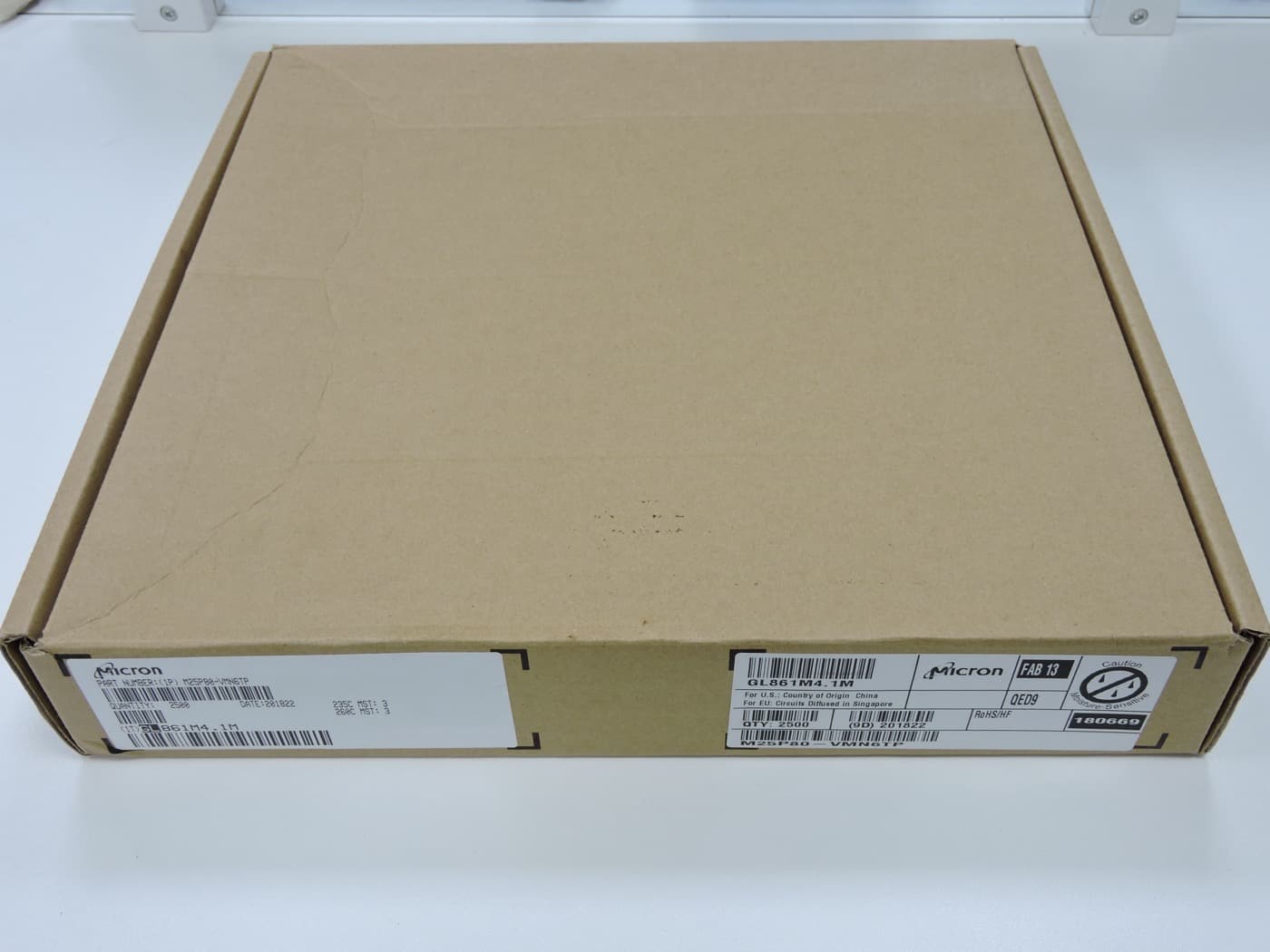 M25P80-VMN6TP stock photo 3
